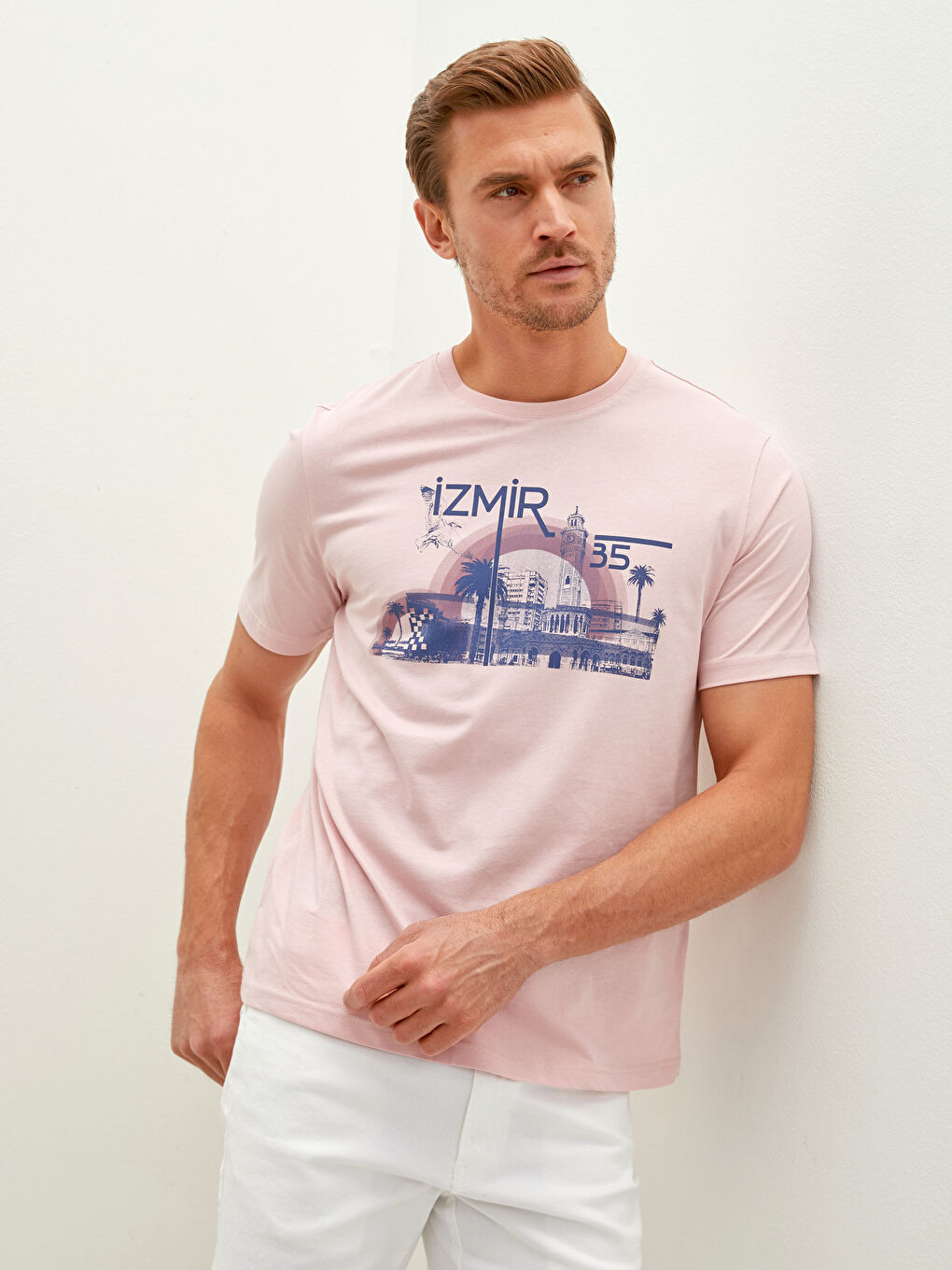 Pembe Bisiklet Yaka Kısa Kollu İzmir Baskılı Penye Erkek Tişört-1