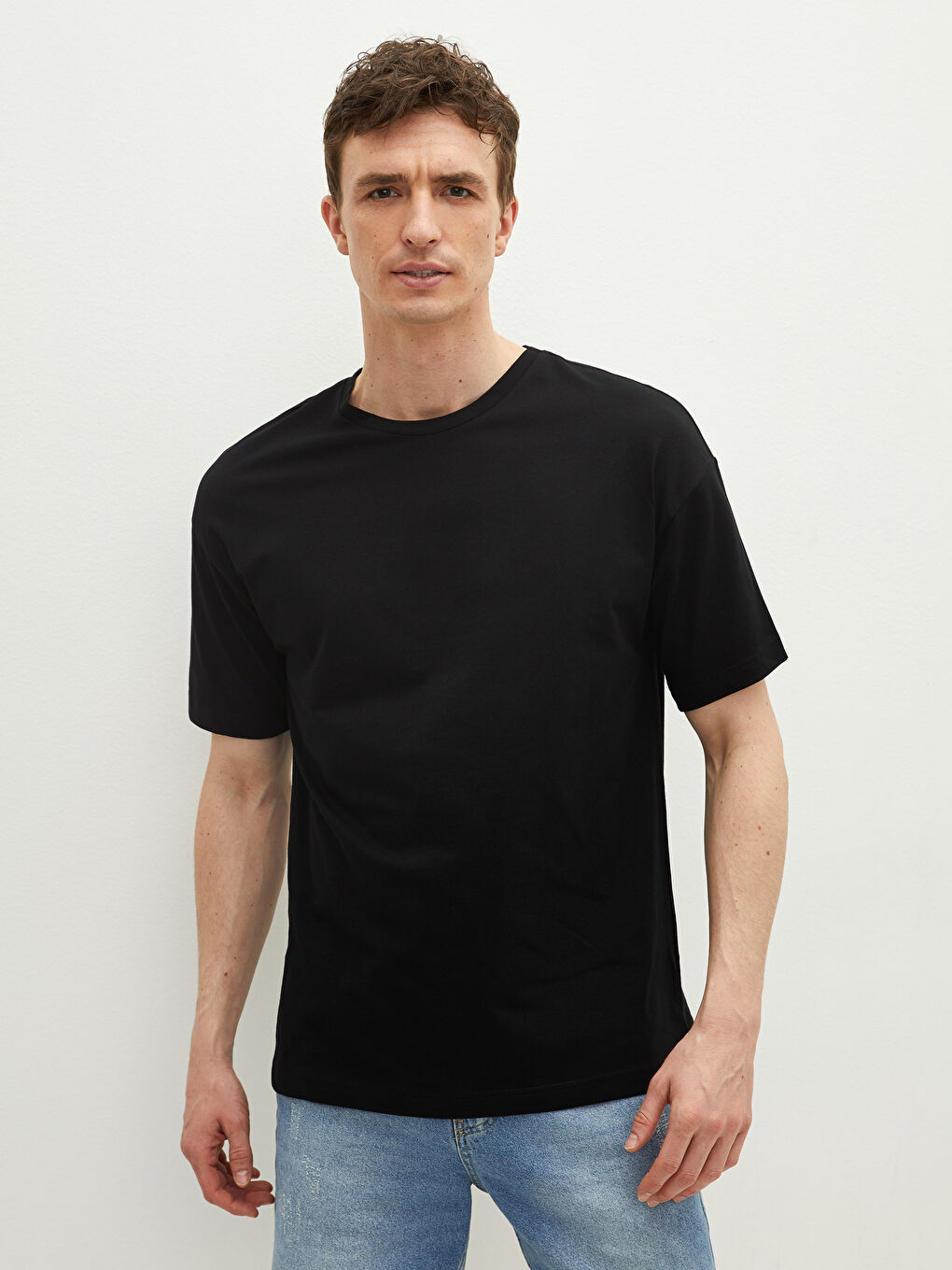 Siyah Bisiklet Yaka Kısa Kollu Basic Penye Erkek Tişört