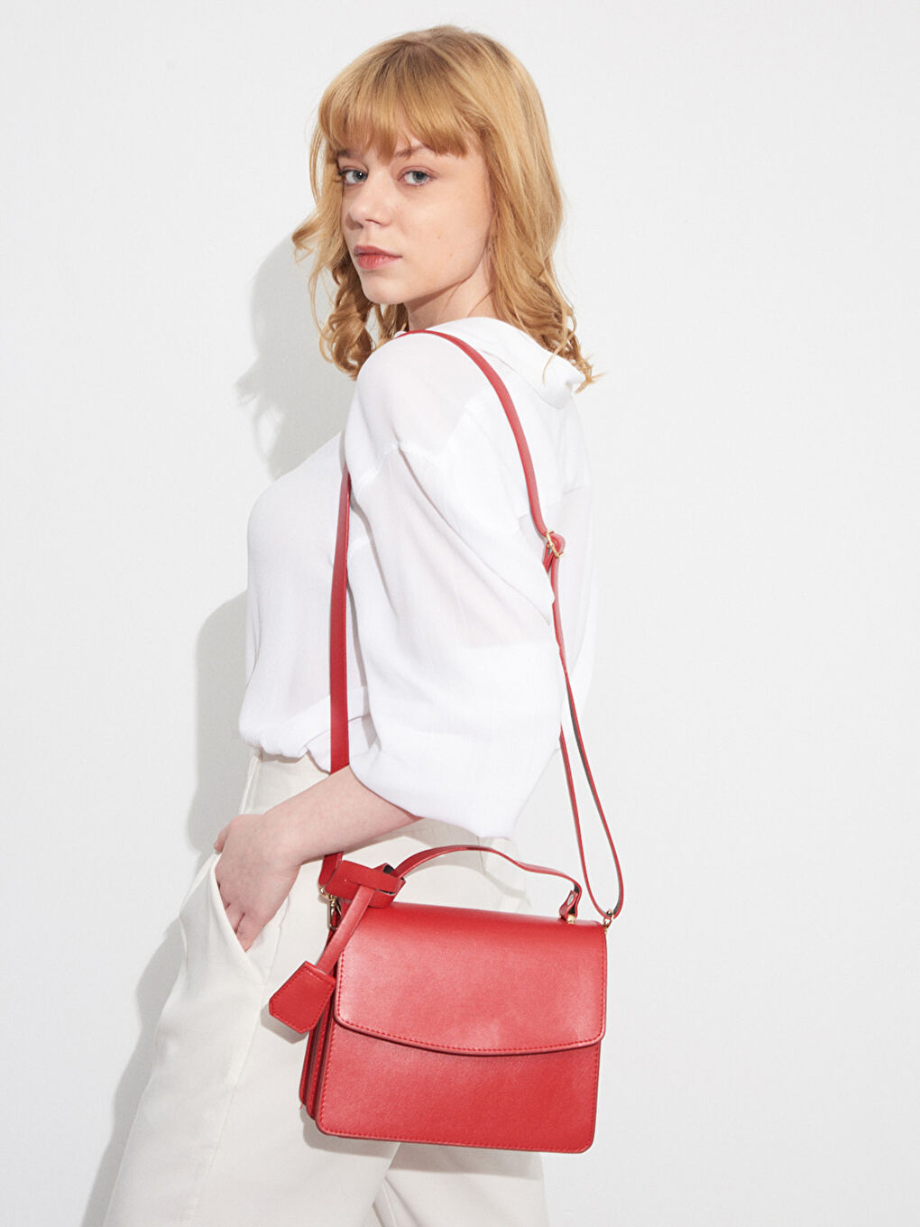 Kırmızı Düğüm Detaylı El Omuz Çantası-1