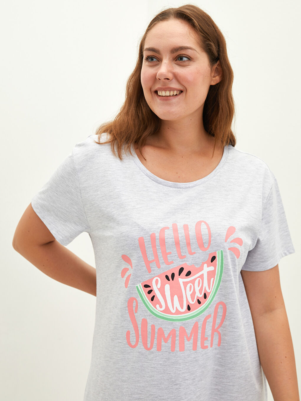 Gri Bisiklet Yaka Baskılı Kısa Kollu Kadın Gecelik-6