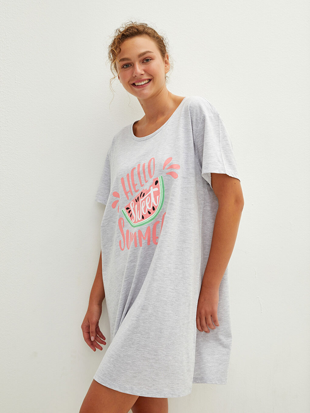 Gri Bisiklet Yaka Baskılı Kısa Kollu Kadın Gecelik-3