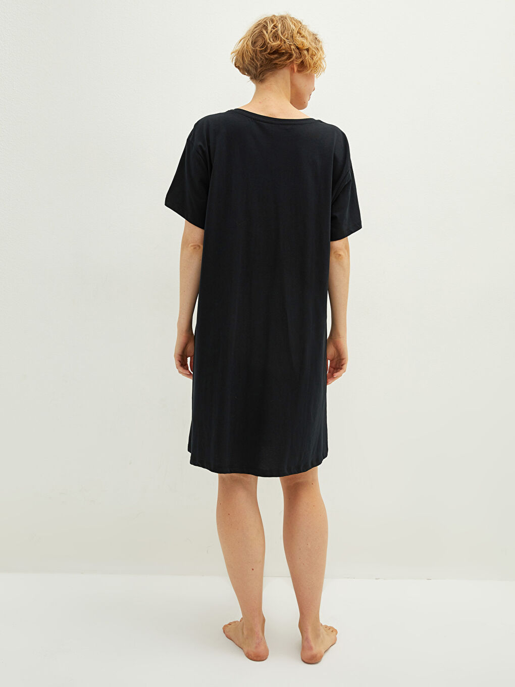 Siyah Bisiklet Yaka Baskılı Kısa Kollu Pamuklu Kadın Gecelik-9