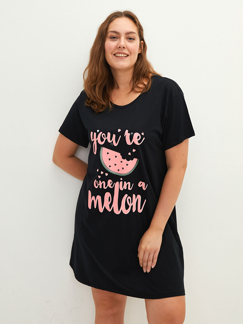 Siyah Bisiklet Yaka Baskılı Kısa Kollu Pamuklu Kadın Gecelik-4