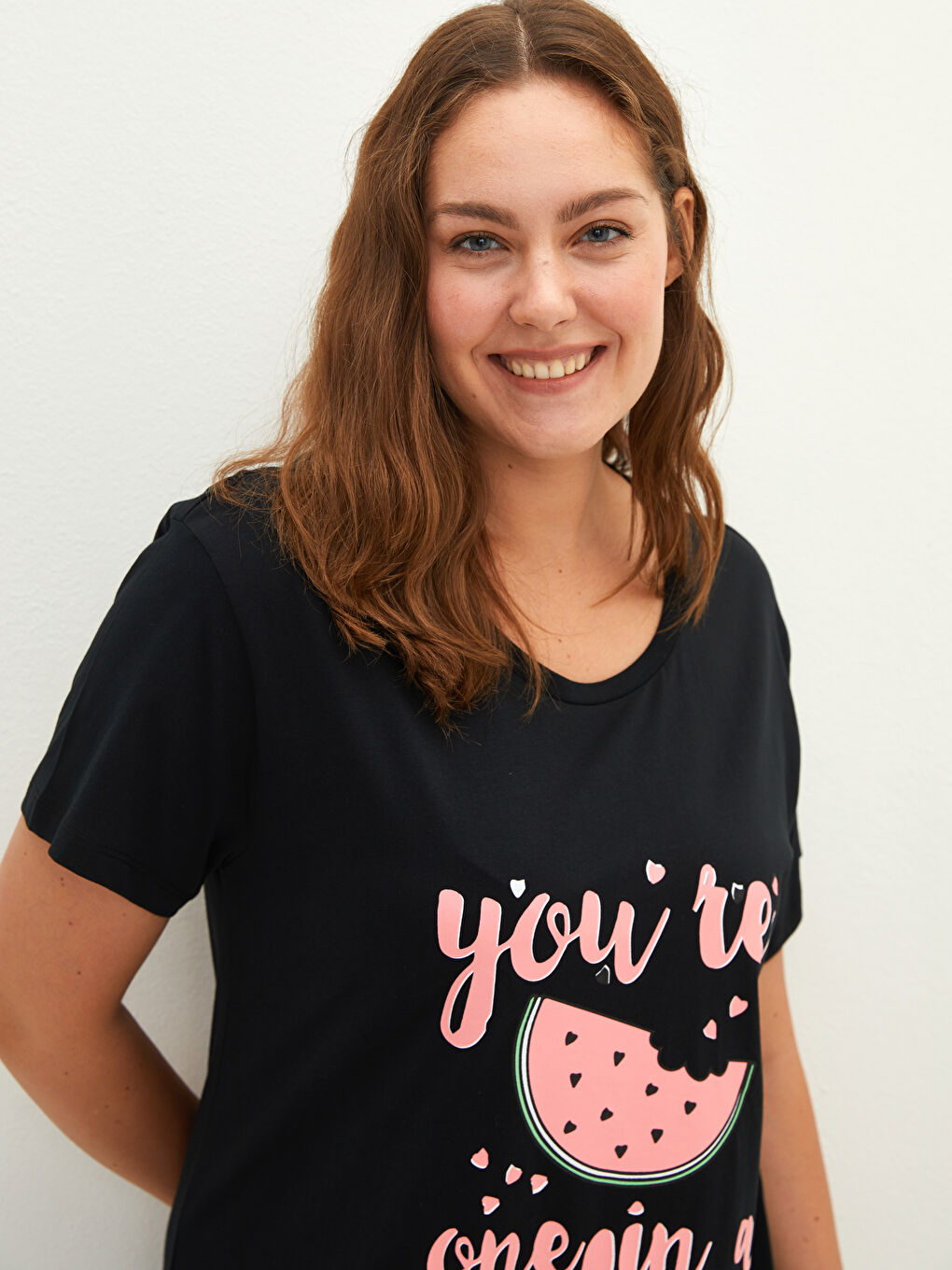 Siyah Bisiklet Yaka Baskılı Kısa Kollu Pamuklu Kadın Gecelik-6