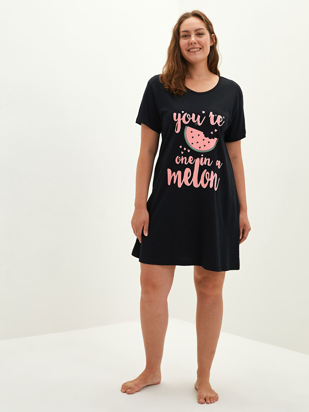 Siyah Bisiklet Yaka Baskılı Kısa Kollu Pamuklu Kadın Gecelik-2