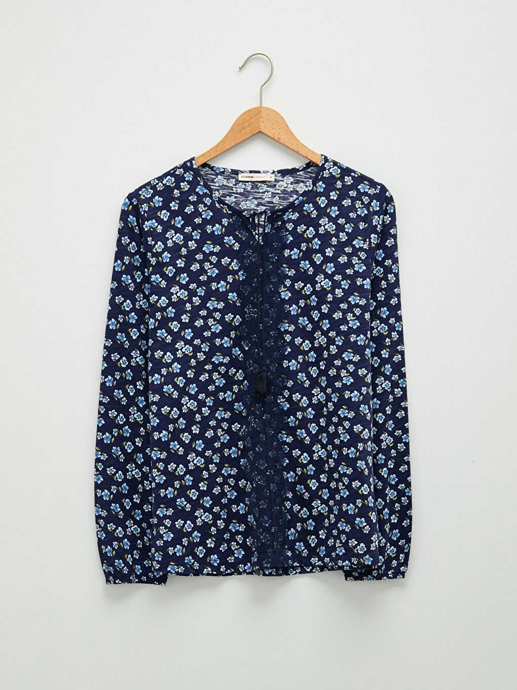 Lacivert Bağlamalı Yaka Çiçekli Uzun Kollu Kadın Bluz-5