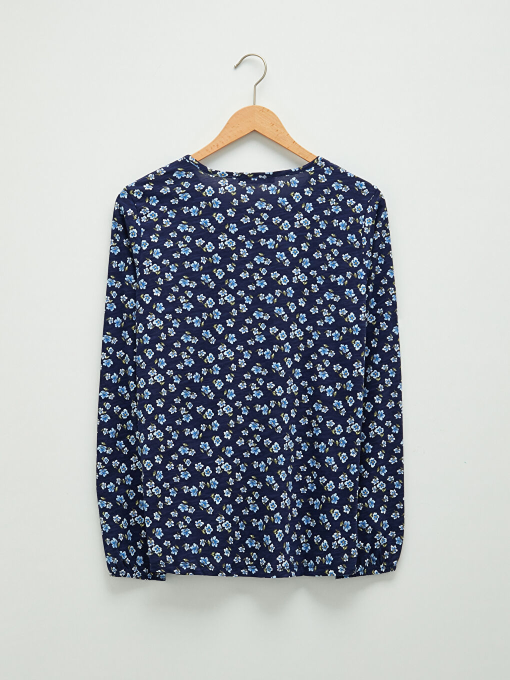 Lacivert Bağlamalı Yaka Çiçekli Uzun Kollu Kadın Bluz-6