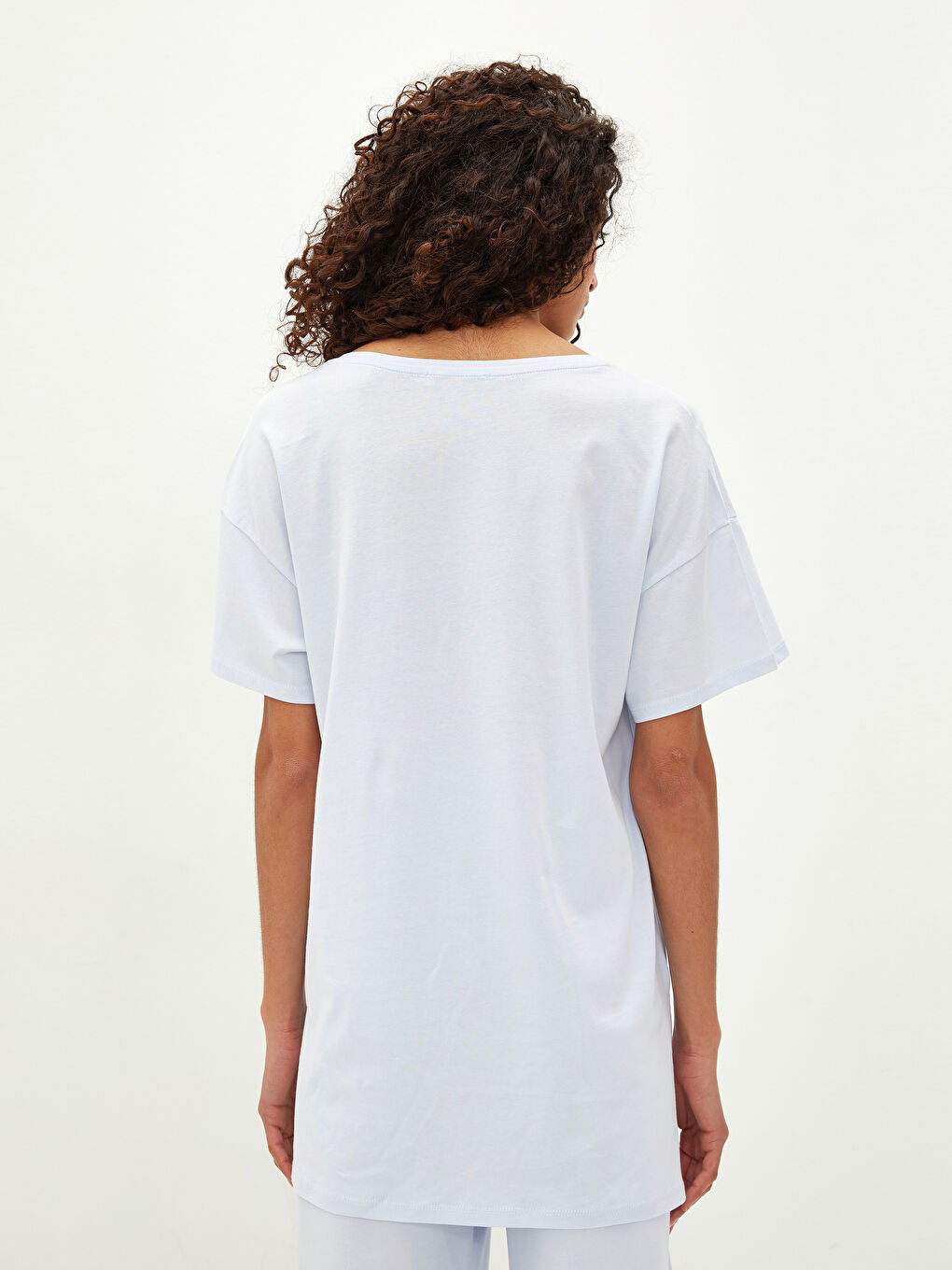 Футболка для жінок з V-подібним вирізом, простим дизайном і коротким рукавом-4