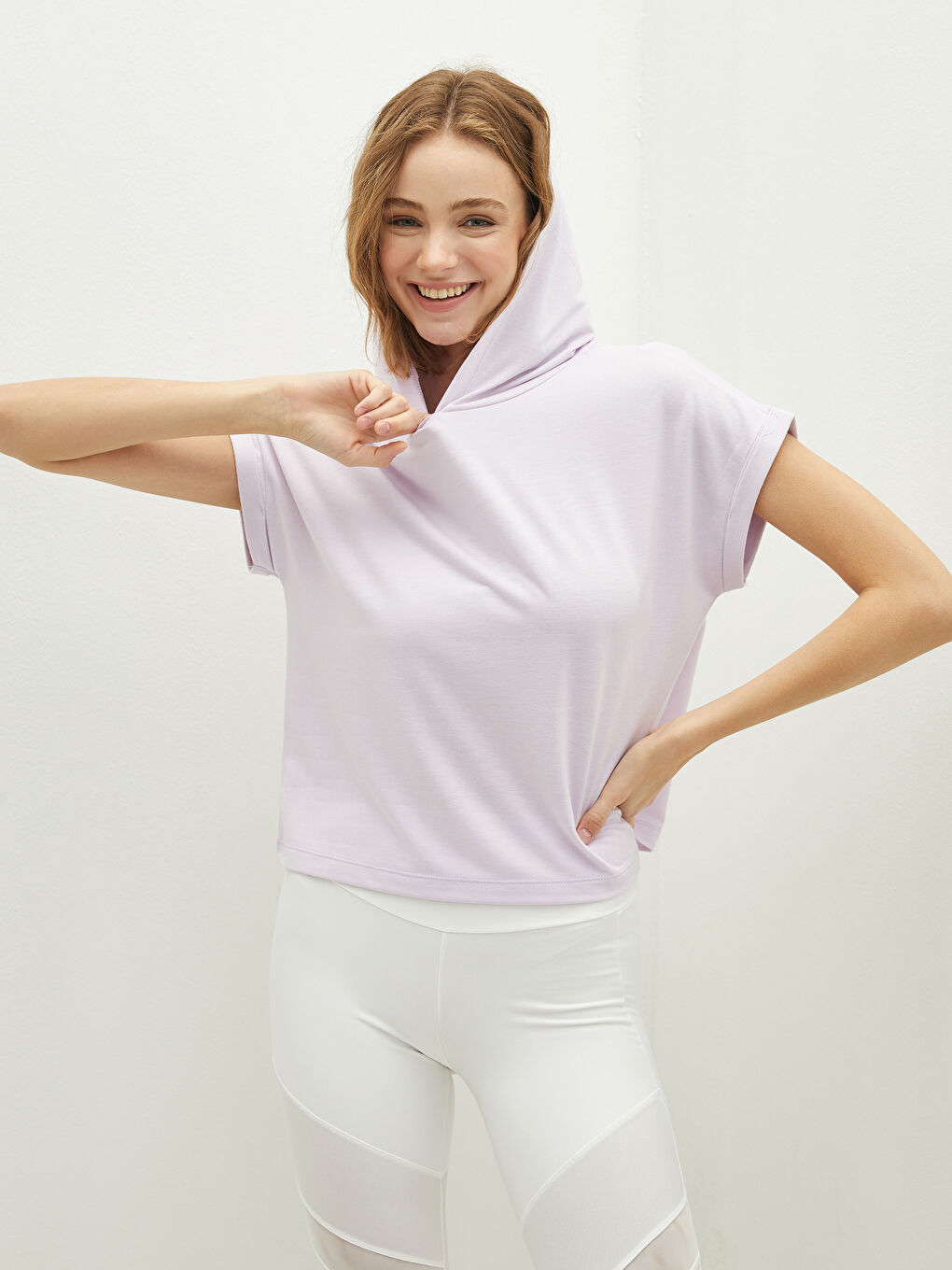 Lila Kapüşon Yaka Düz Kısa Kollu Kadın Spor Tişört