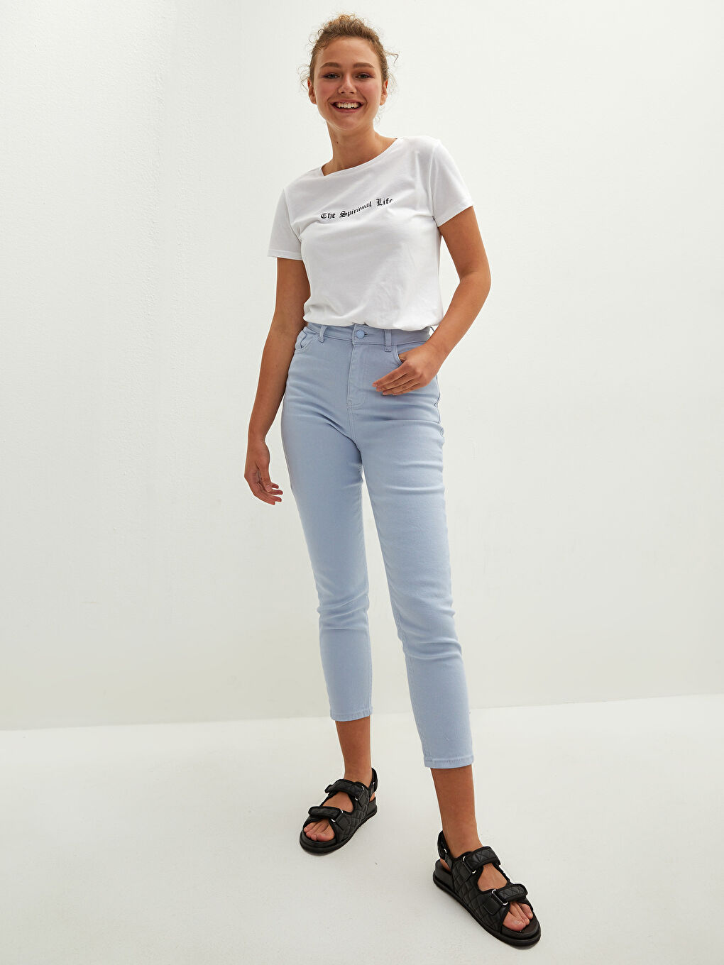 Mavi Yüksel Bel Mom Fit Cep Detaylı Kadın Jean Pantolon-2