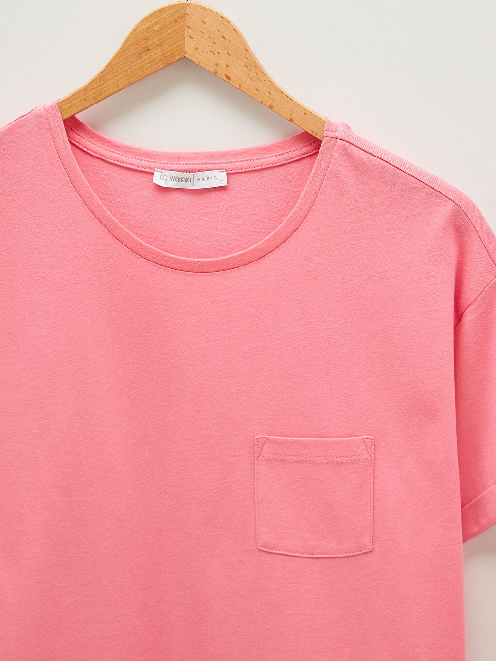Pembe Bisiklet Yaka Düz Cep Detaylı Kısa Kollu Pamuklu Kadın Tişört-12