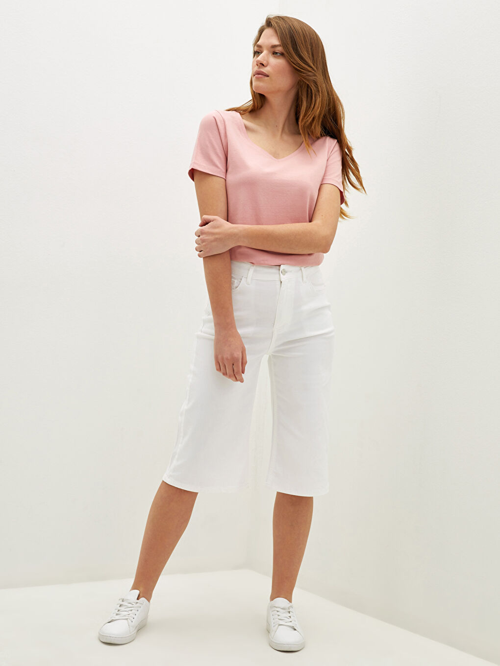 Beyaz Yüksek Bel Slim Fit Cep Detaylı Kadın Rodeo Jean Kapri