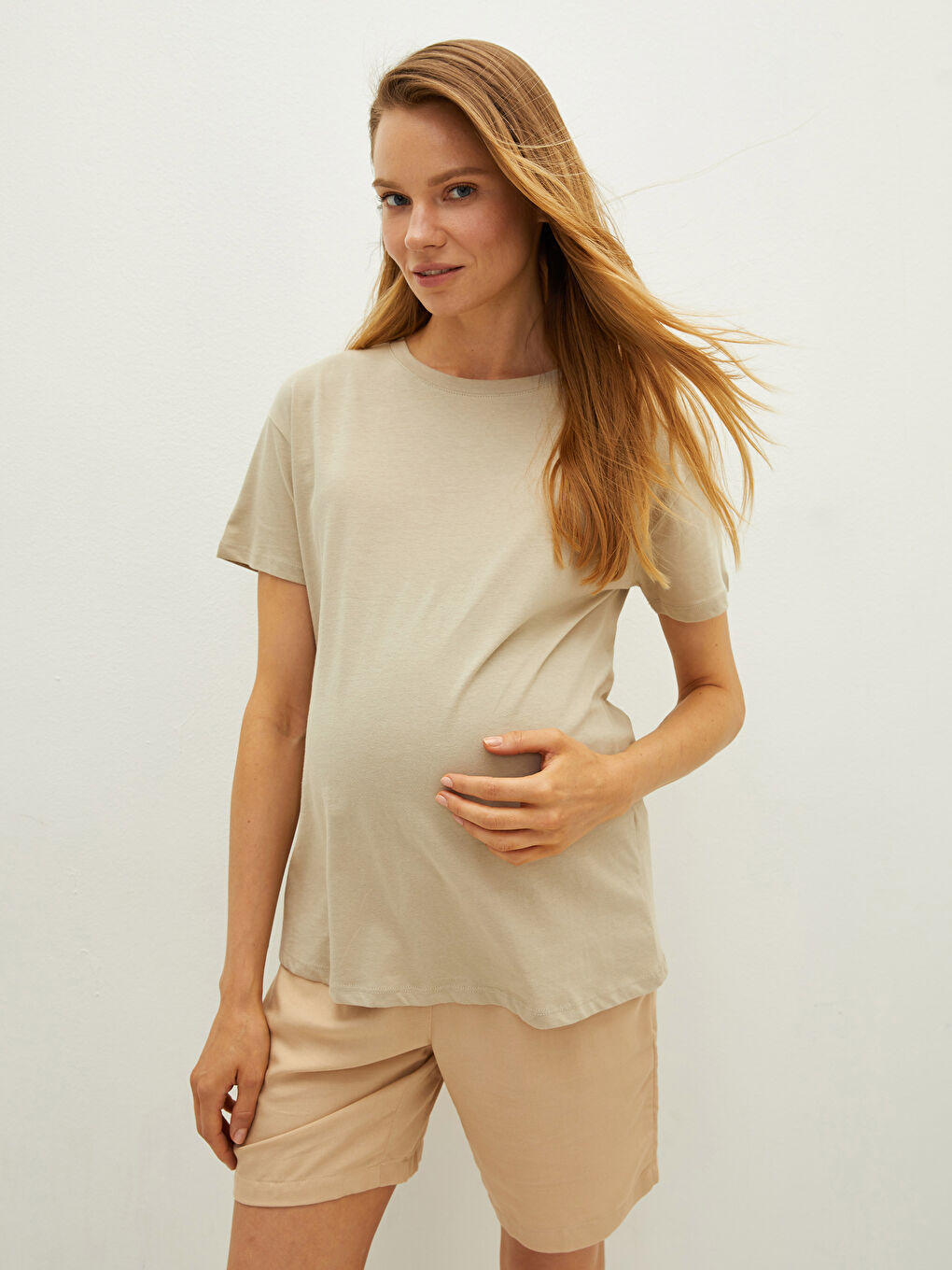 Gri Bisiklet Yaka Düz Kısa Kollu Hamile Tişört