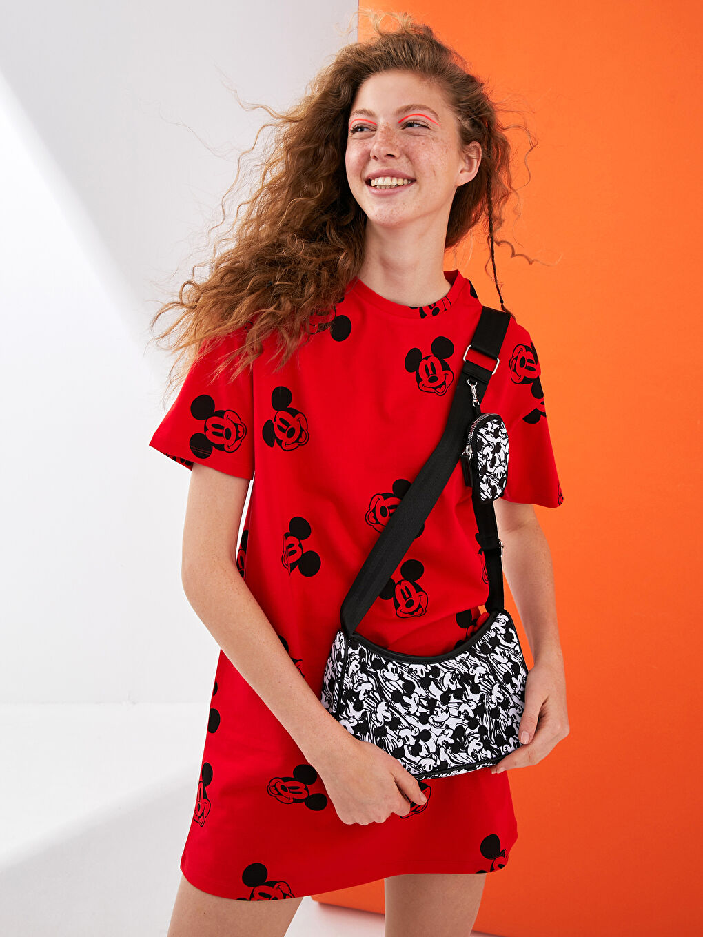 Siyah Mickey Mouse Lisanslı Kadın Baget Çanta-1