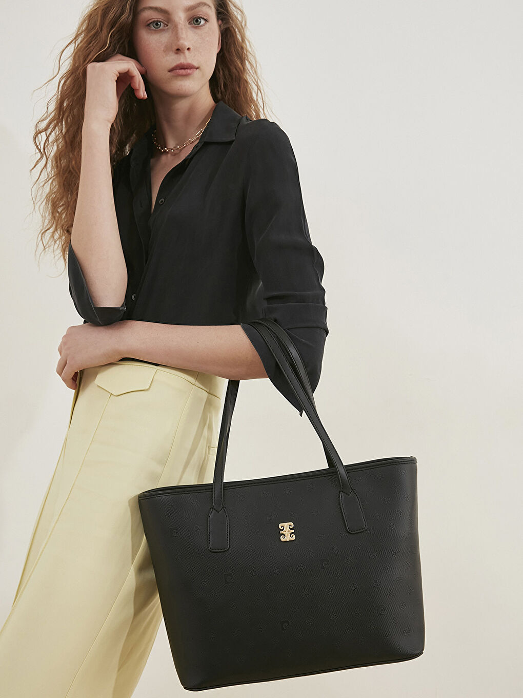 Siyah Kadın Omuz Çantası