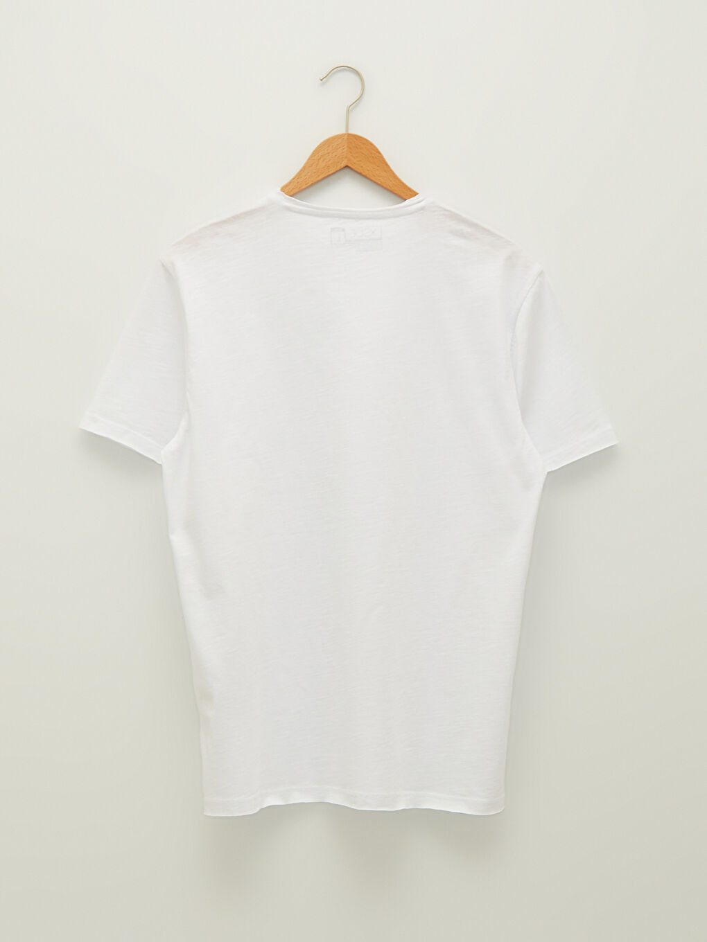 Beyaz V Yaka Basic Kısa Kollu Pamuklu Erkek Tişört-6