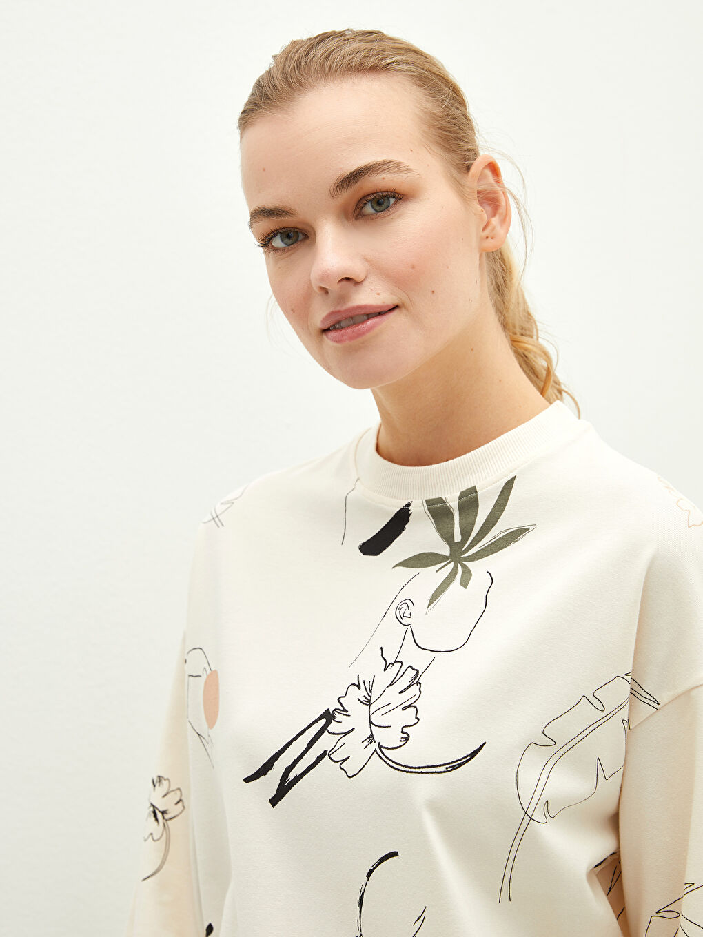 Bej Bisiklet Yaka Baskılı Uzun Kollu Kadın Tunik-2