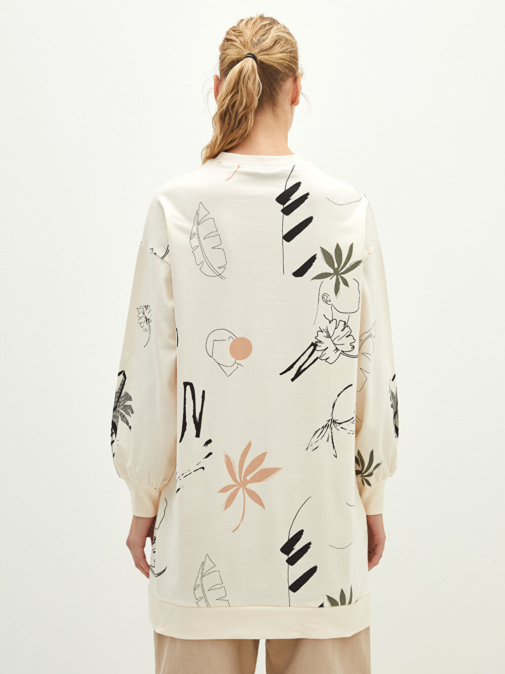 Bej Bisiklet Yaka Baskılı Uzun Kollu Kadın Tunik-4