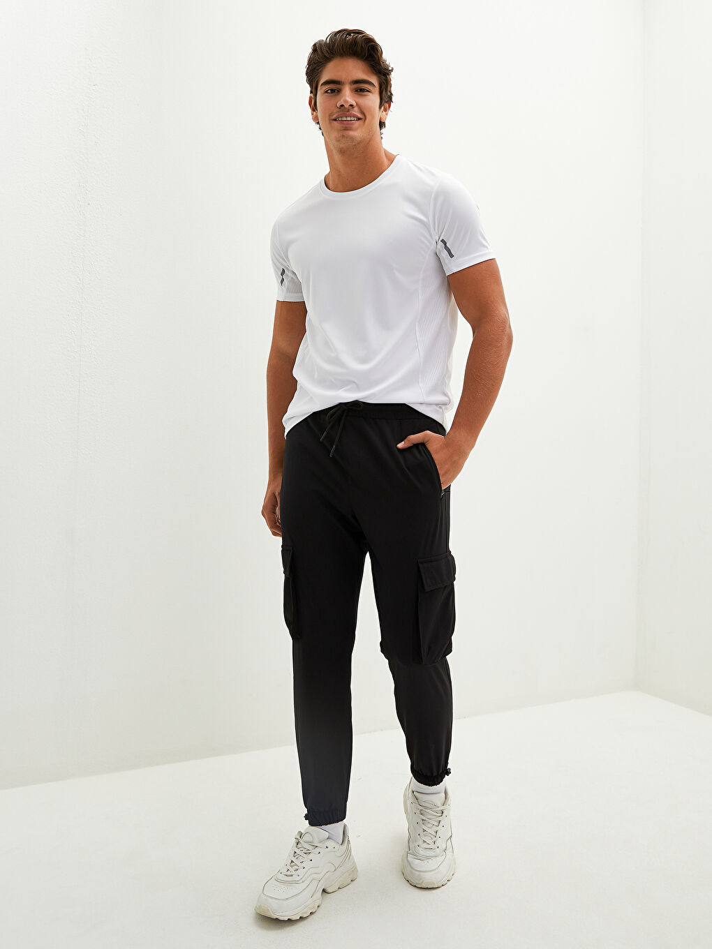 Siyah Slim Fit Aktif Spor Erkek Eşofman Altı-1