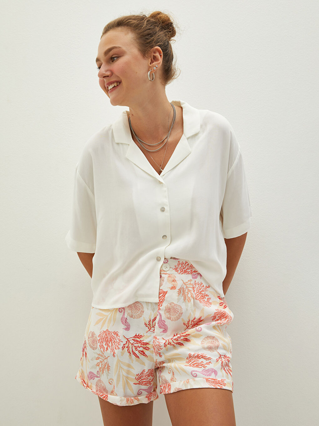 Comfortable Pattern Patterned Pocket Detailed Viscose Women's Bermuda Shorts-3