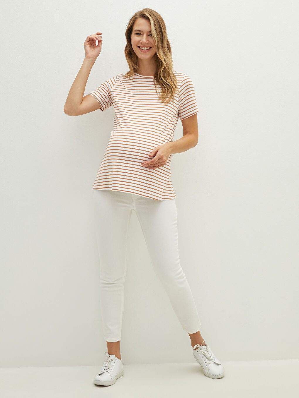 Bej Bisiklet Yaka Çizgili Kısa Kollu Pamuklu Hamile Tişört-6