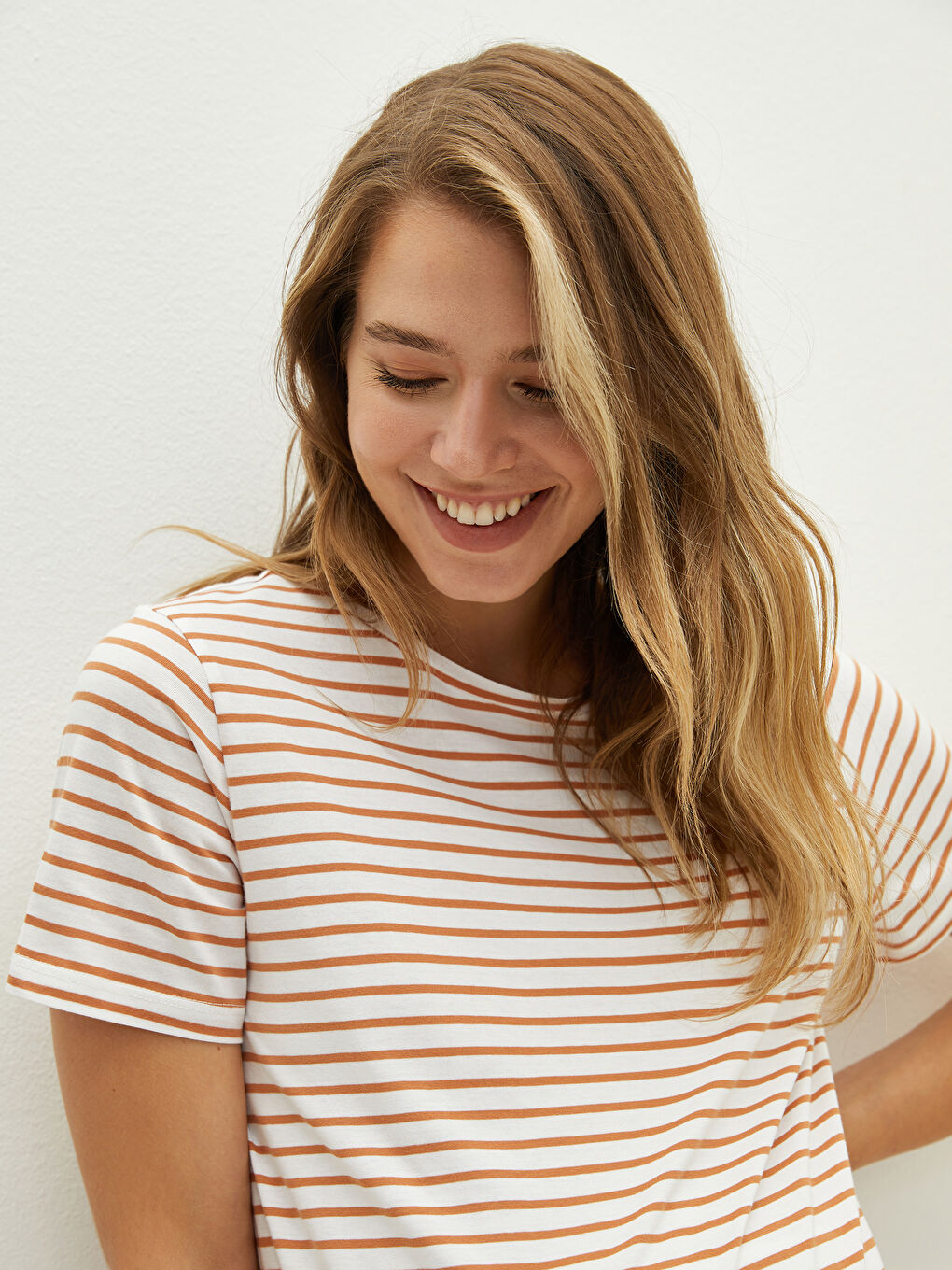 Bej Bisiklet Yaka Çizgili Kısa Kollu Pamuklu Hamile Tişört-7