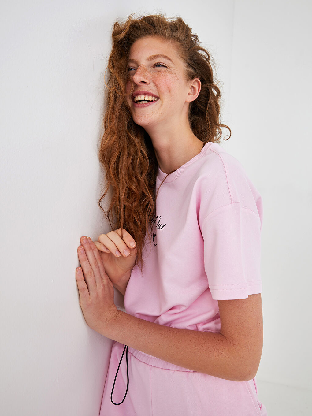 Pembe Bisiklet Yaka Baskılı Kısa Kollu Pamuklu Kadın Sweatshirt-3