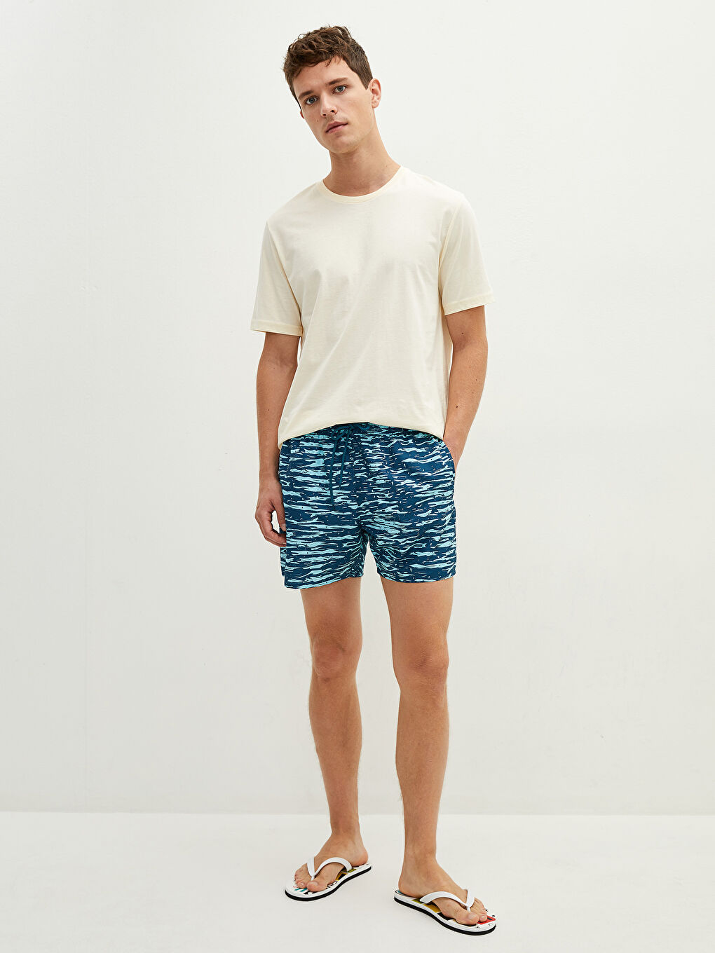 Lacivert Kısa Boy Desenli Erkek Deniz Şortu-2