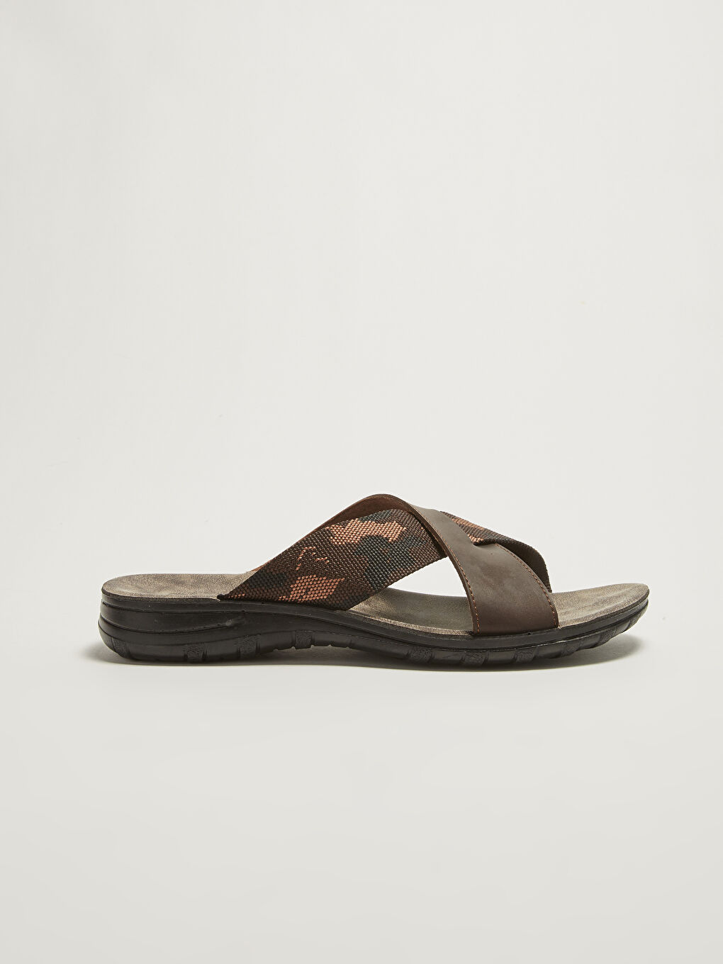 Kahverengi Deri Görünümlü Çapraz Bantlı Erkek Terlik-1