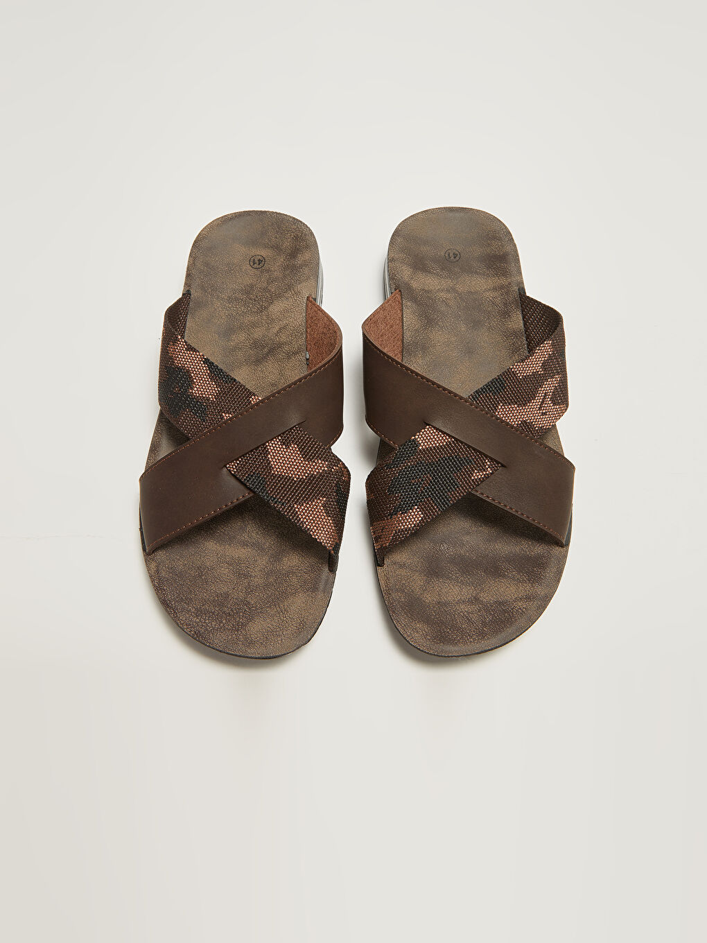 Kahverengi Deri Görünümlü Çapraz Bantlı Erkek Terlik-2