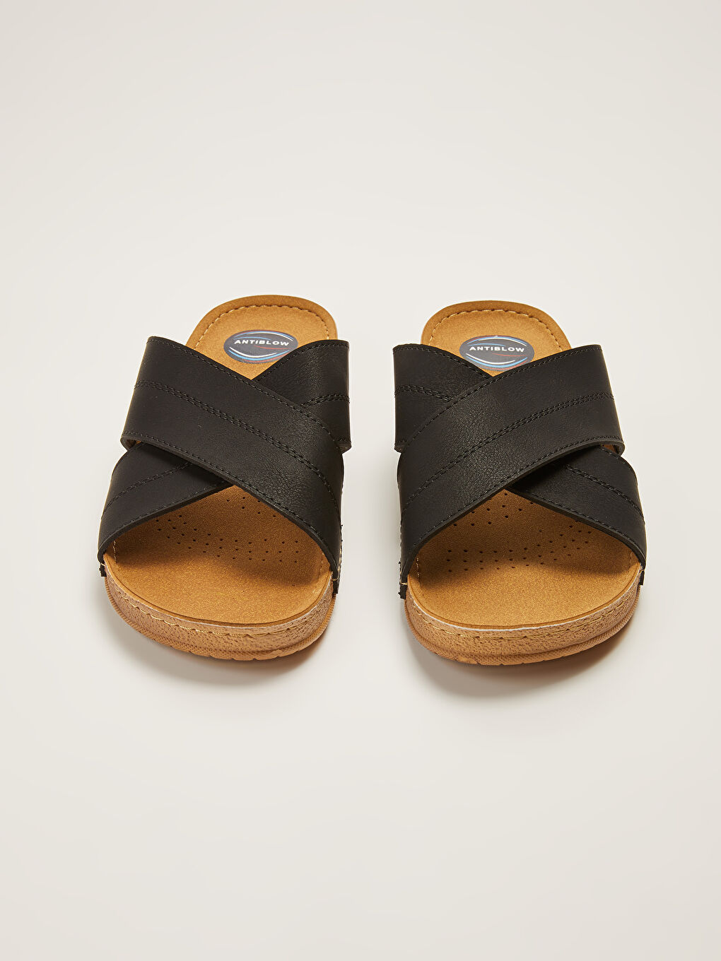 Siyah Deri Görünümlü Çapraz Bantlı Erkek Terlik-3