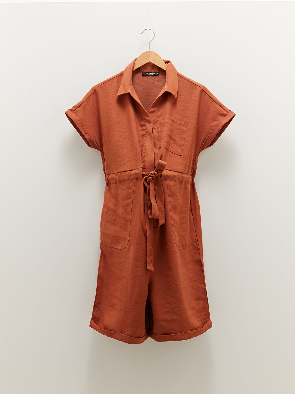 Kahverengi Gömlek Yaka Düz Beli Bağlama Detaylı Gabardin Kumaş Hamile Tulum-6