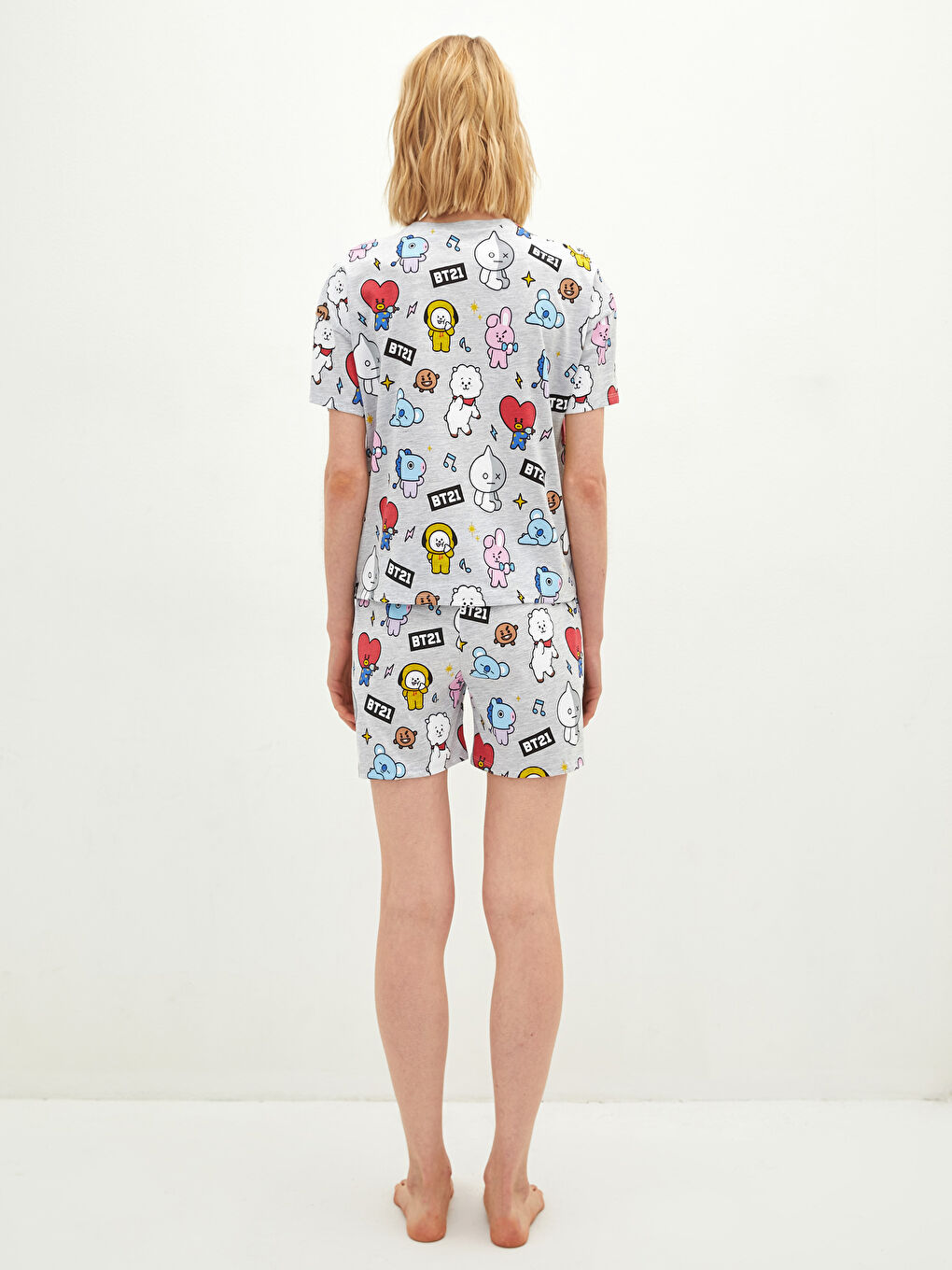 Gri Bisiklet Yaka BT21 Baskılı Kısa Kollu Pamuklu Kadın Şortlu Pijama Takımı-5