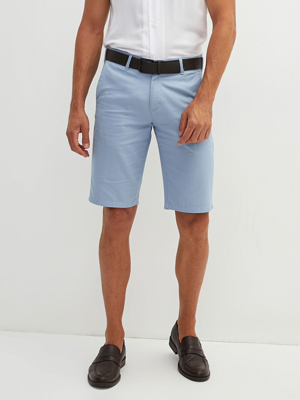 Mavi Standart Kalıp Bermuda Kemerli Erkek Şort-3