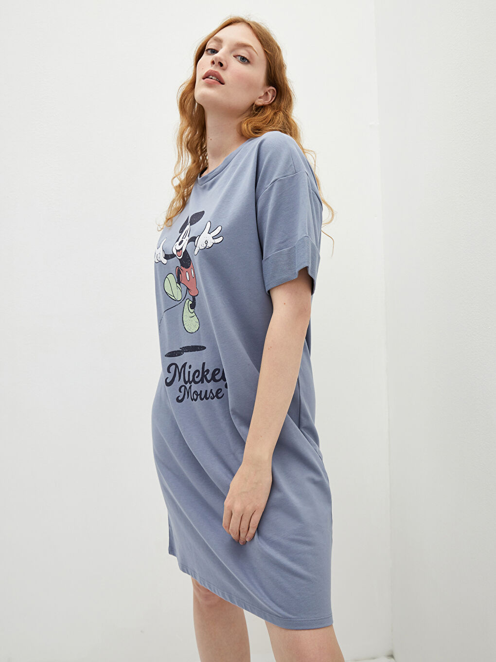 LC WAIKIKI Übergröße Rundhalsausschnitt Mickey Mouse Bedrucktes Kurzarm Kleid für Damen -S1LC42Z8-HAB