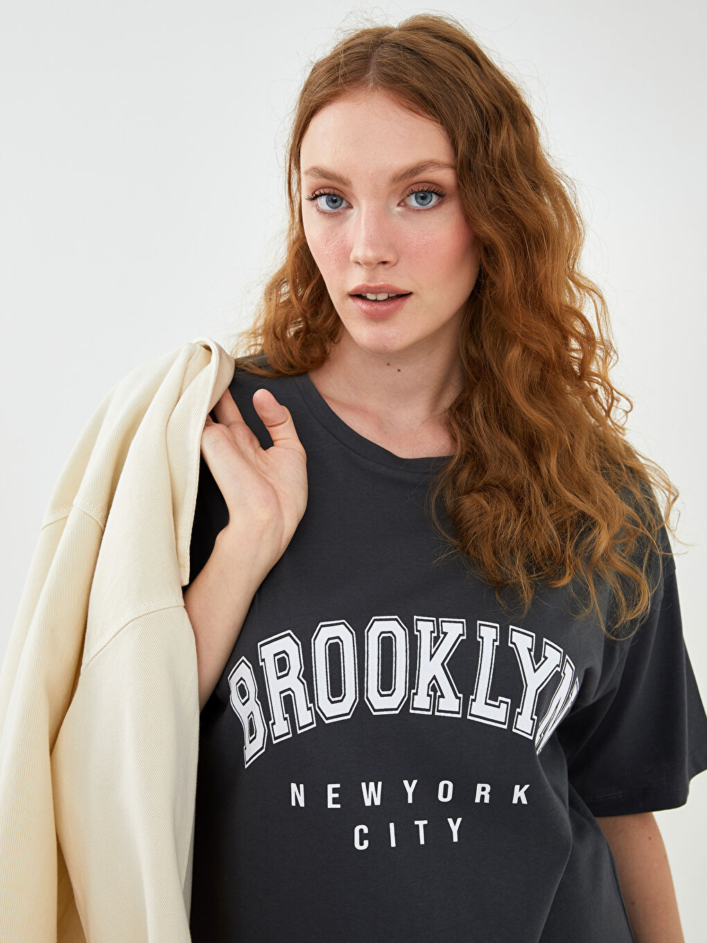 Gri Büyük Beden Bisiklet Yaka Baskılı Kısa Kollu Kadın Elbise-4