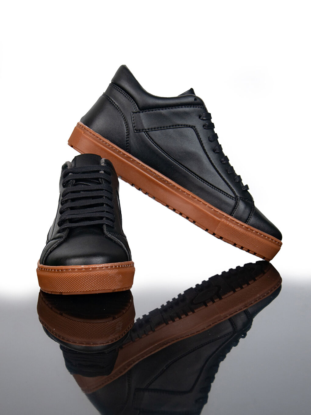 Siyah Bağcıklı Erkek Spor Ayakkabı-1