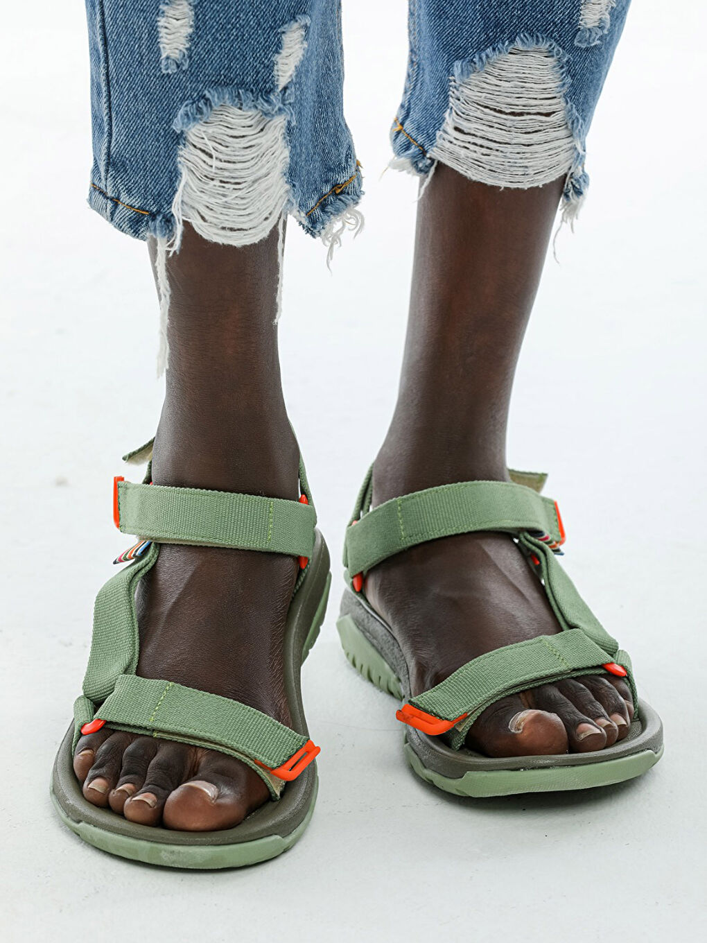 Haki Cırt Cırtlı Kadın Sandalet