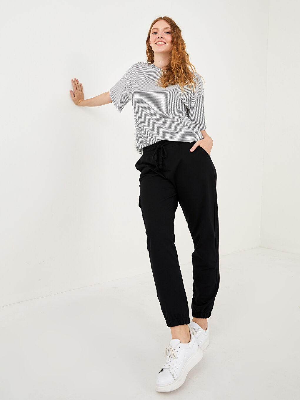 LC WAIKIKI Damen Jogginghose in Übergröße mit elastischem Bund und flachen Taschen-Details -S1LG17Z8-CVL