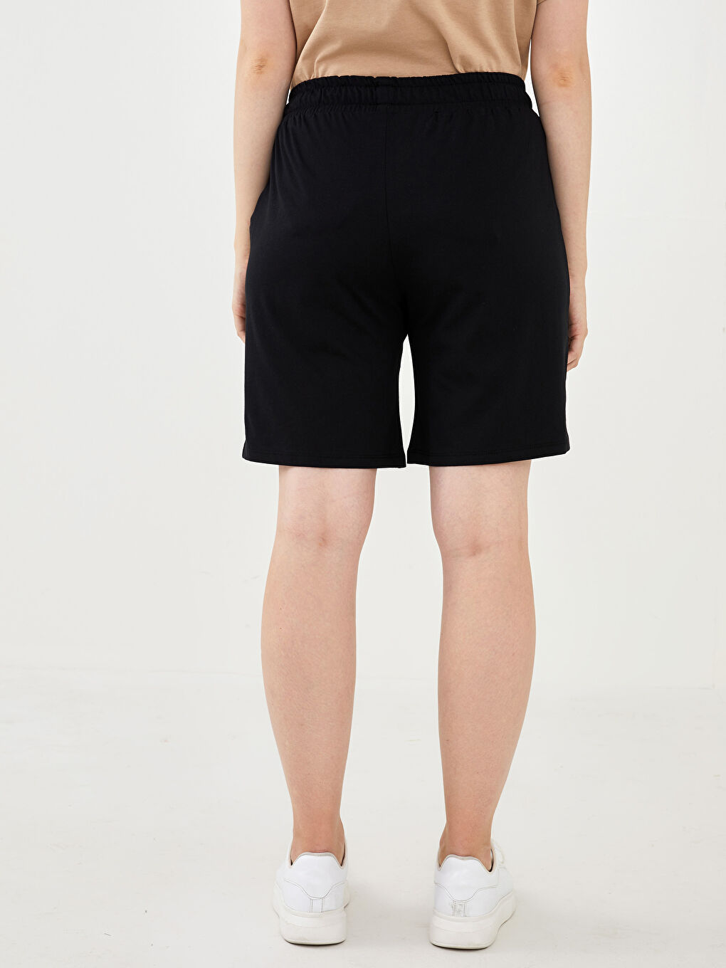 LC WAIKIKI Bermuda-Shorts für Damen in großen Größen mit flachen Taschen und elastischem Bund -S1LG25Z8-CVL