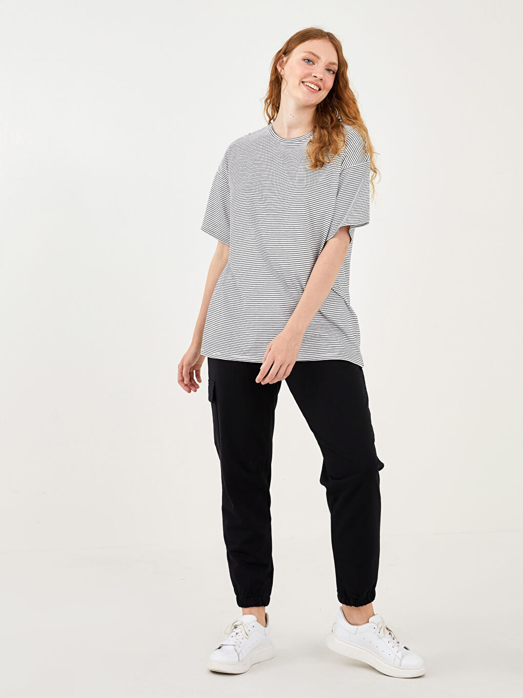 Siyah Büyük Beden Bisiklet Yaka Çizgili Kısa Kollu Kadın Tişört-5