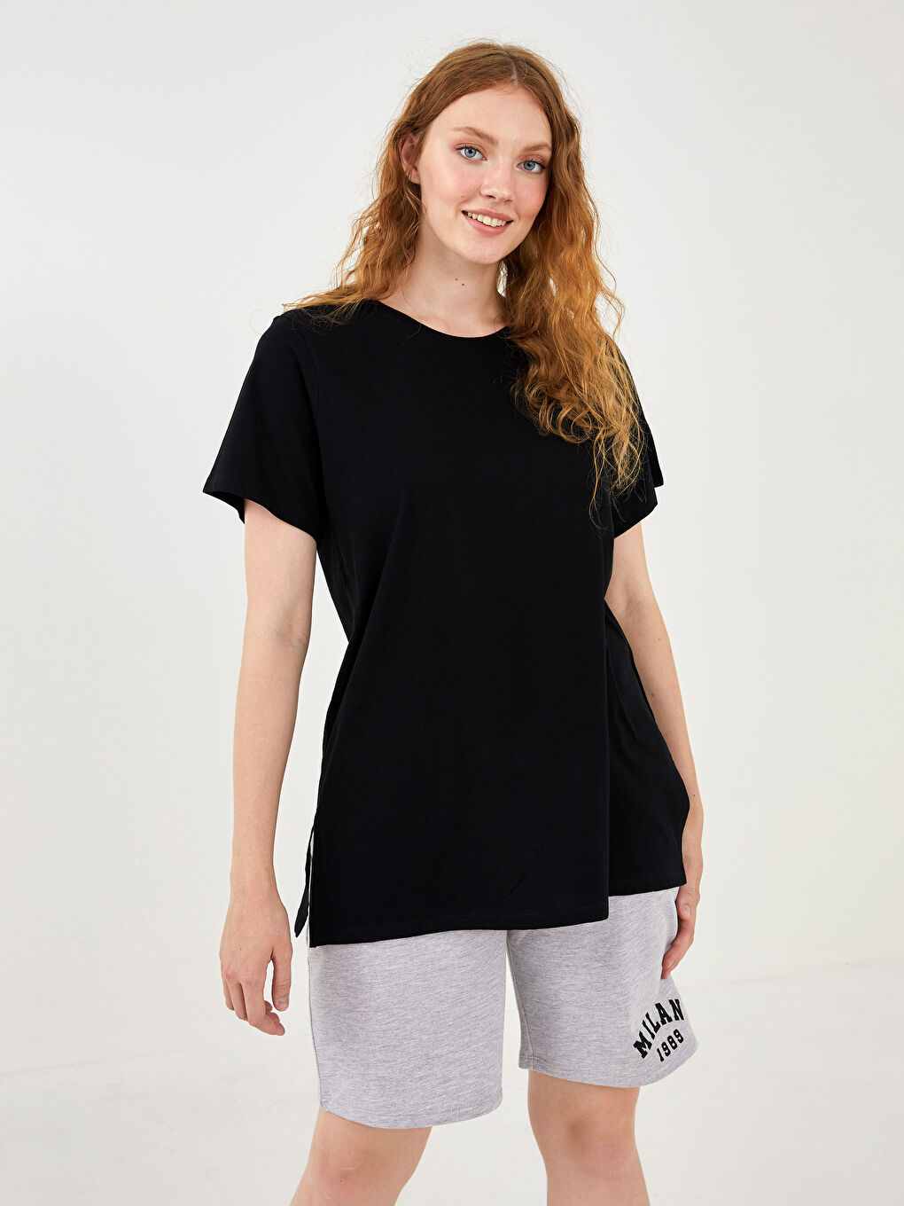 Siyah Büyük Beden Bisiklet Yaka Düz Kısa Kollu Kadın Tişört-2