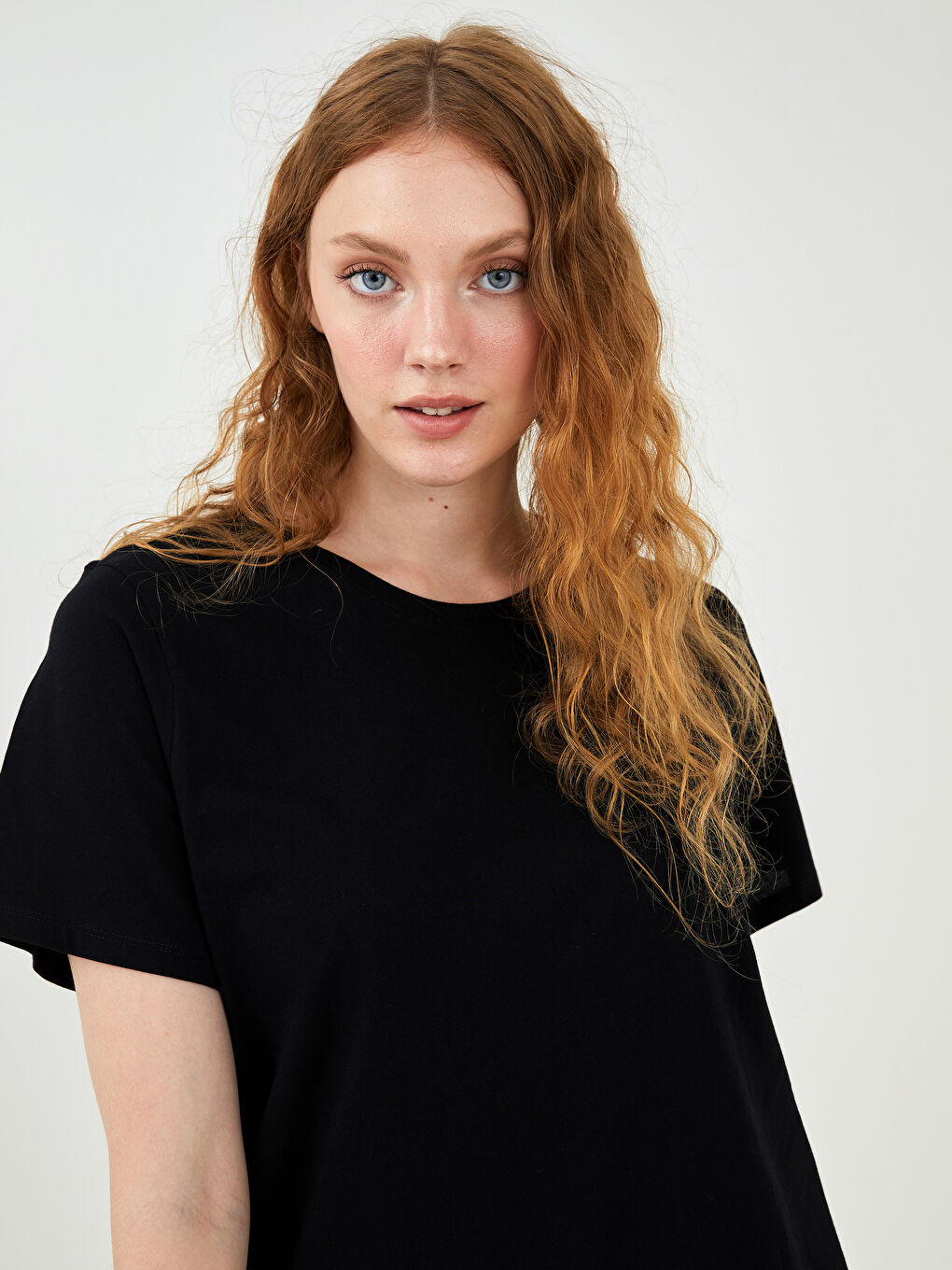 Siyah Büyük Beden Bisiklet Yaka Düz Kısa Kollu Kadın Tişört-3