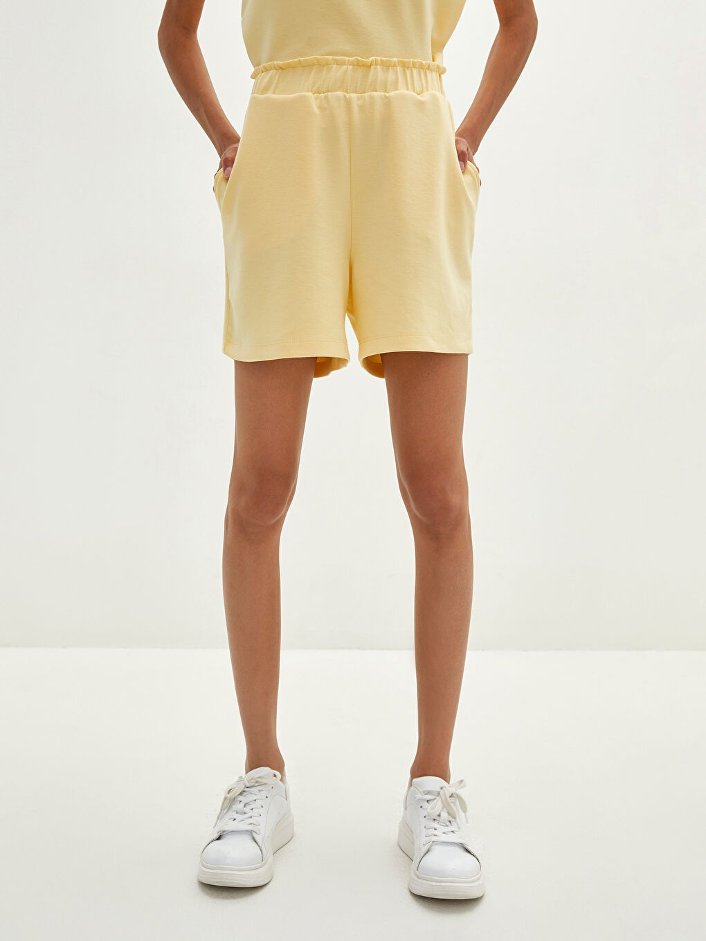 Women's Bermuda Shorts With Flat Pocket Detail and Elastic Waist-2