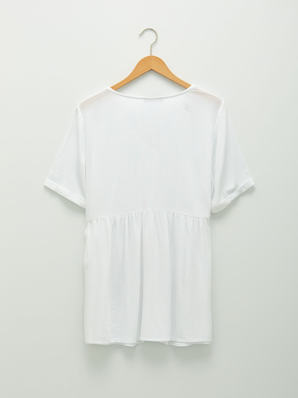 Beyaz Büyük Beden V Yaka Düz Önden Düğmeli Kısa Kollu Viskon Kadın Gömlek-11