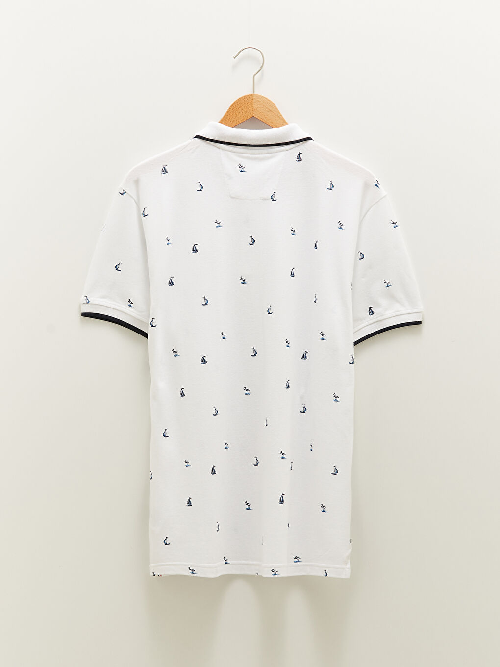 Beyaz Polo Yaka Kısa Kollu Desenli Erkek Tişört-6