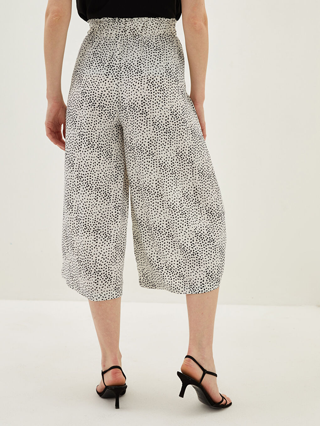 Elastic Waist Patterned Pocket Detailed Leather Jacket Women's Capri-4