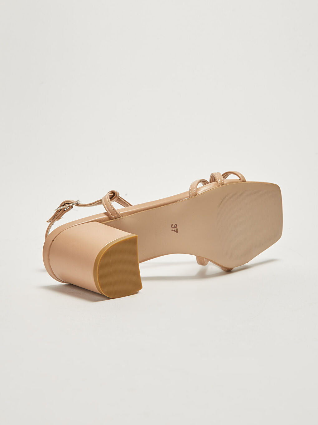 Bej Deri Görünümlü Topuklu Kadın Sandalet-3