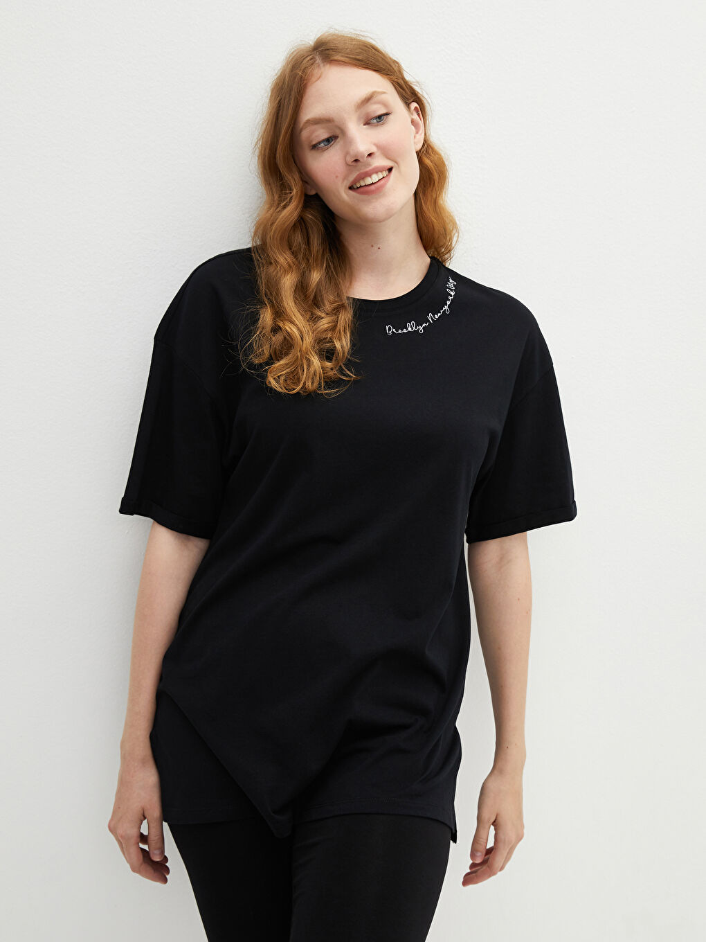 Siyah Büyük Beden Bisiklet Yaka Baskılı Kısa Kollu Pamuklu Kadın Tişört-2