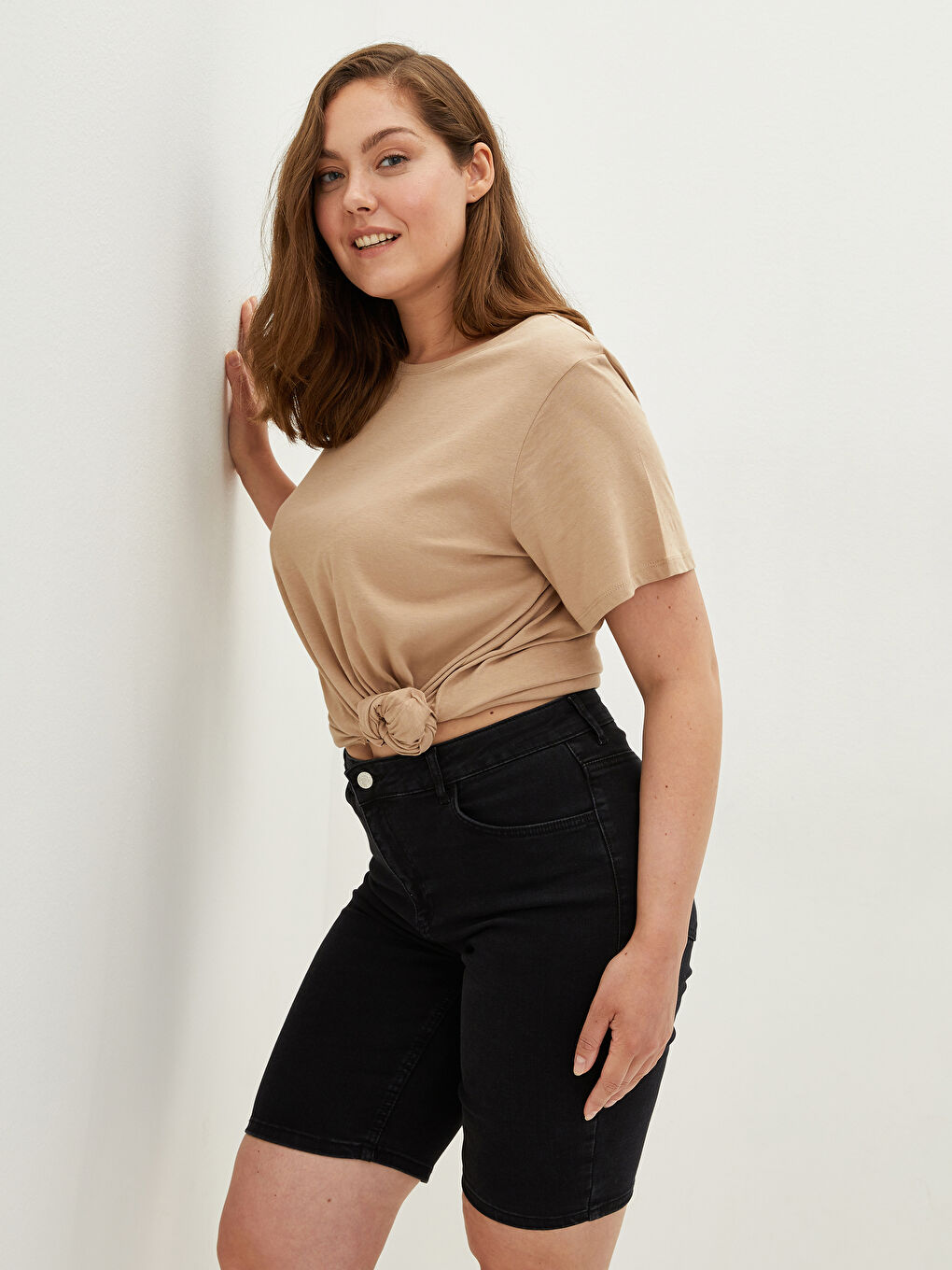 Plus Size Standard Fit Pocket Detailed Women's Rodeo Jean Shorts-4